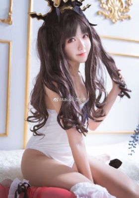 裙子的下面有野兽